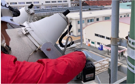 電気工事　作業の様子